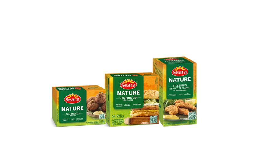 três pacotes de comida da marca Seara Nature