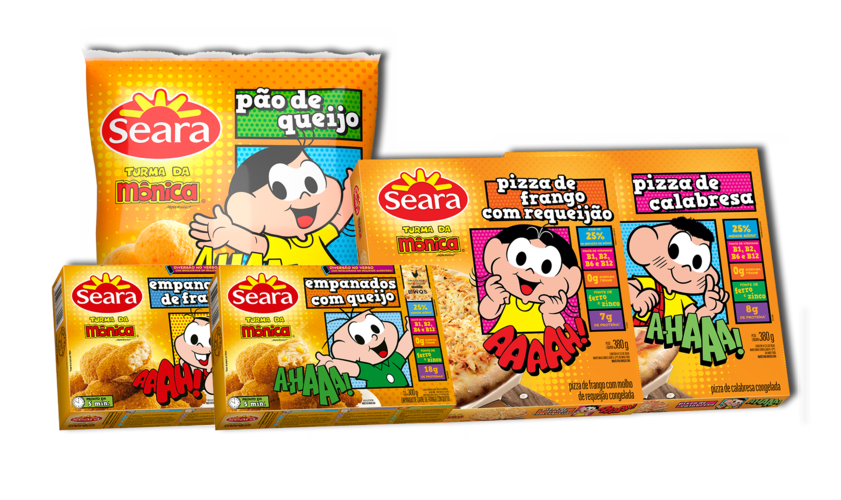cinco pacotes de comida da marca Seara Turma da Mônica, dois pacotes são de empanados de frango, dois pacotes são de pizza e um pacote de pão de queijo